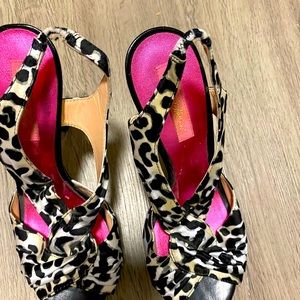 Betsey Johnson leopard heel size 9